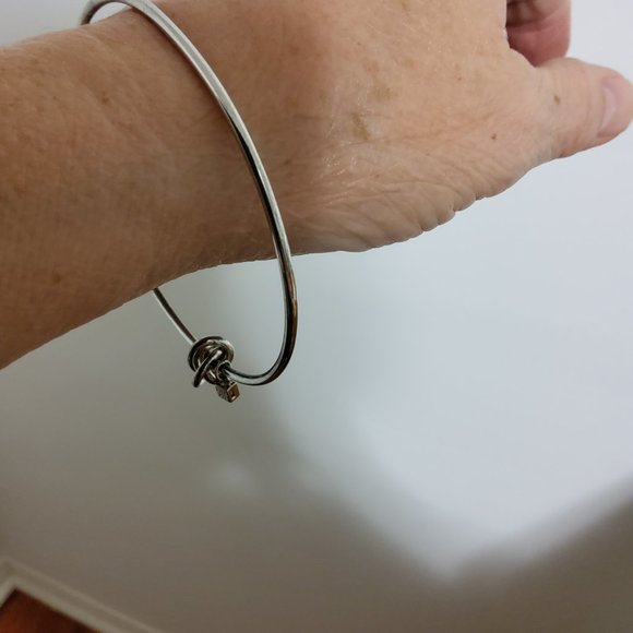 ELLE Solid Knot Bangle - Picture 5 of 5